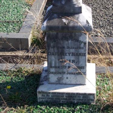 MUIR Daphney Marie 1915-1927