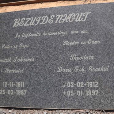 BEZUIDENHOUT Hendrik Johannes 1911-1987 &amp; Theodora SENEKAL 1912-1997