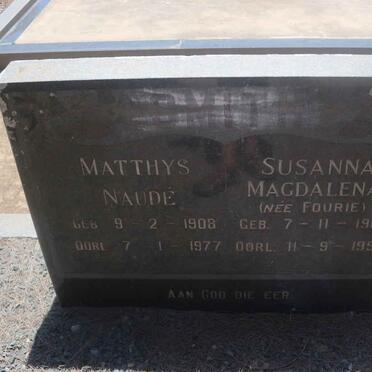 SMITH Matthys Naude 1908-1977 &amp; Susanna Magdalena FOURIE 1901-1992
