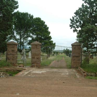 2. Tarkastad cemetery gates