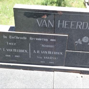 HEERDEN I.P.T., van 1908-1962 &amp; A.H. VAN DYK 1910-1980