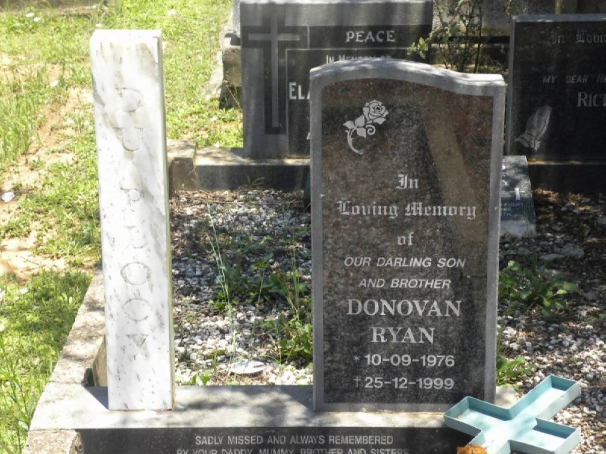PLOOY Donovan Ryan, du 1976-1999