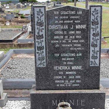MINNIE Christiaan J. 1902-1952 &amp; Hendrika MOMBERG 1900-1962