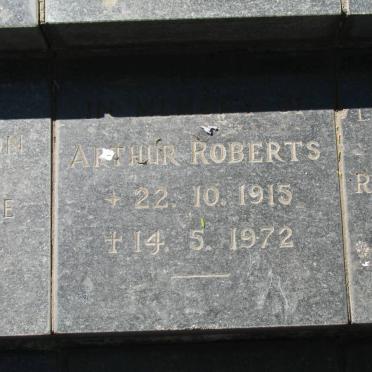 ROBERTS Arthur 1915-1972