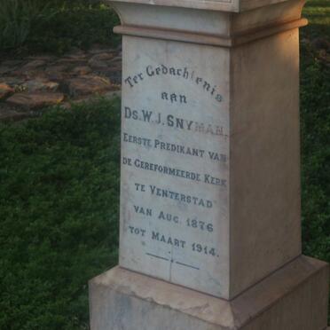 3.  Gedenksuil - Ds. W.J. SNYMAN