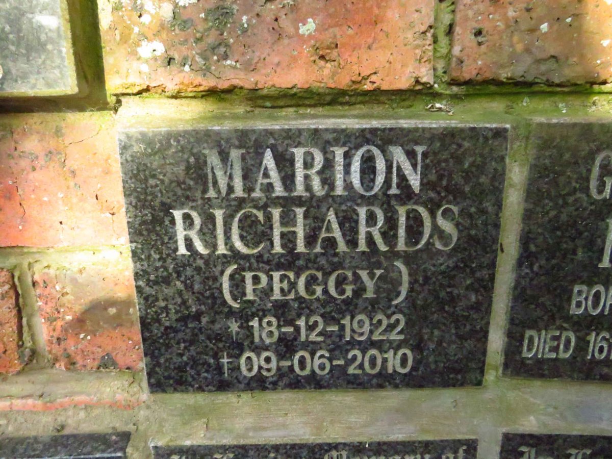 RICHARDS Marion 1922-2010