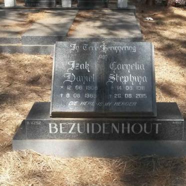 BEZUIDENHOUT Izak Daniel 1908-1989 &amp; Cornelia Stephina 1911-2015