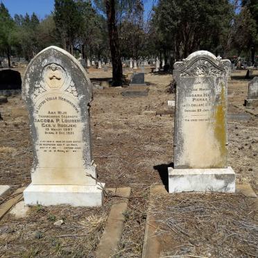 LOURENS Jacoba P. nee V. ROOIJEN 1897-1921 :: PIENAAR Susanna Maria nee V. COLLER 18??-1922