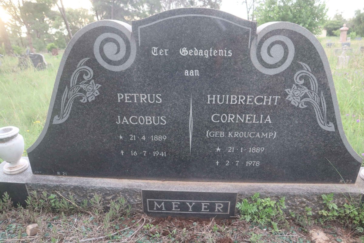 MEYER Petrus Jacobus 1889-1941 & Huibrecht Cornelia KROUKAMP 1889-1978