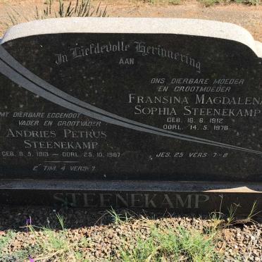 STEENEKAMP Andries Petrus 1913-1967 &amp; Fransina Magdalena Sophia 1912-1978