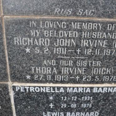 IRVINE Richard John 1911-1974 :: IRVINE Thora 1913-1976