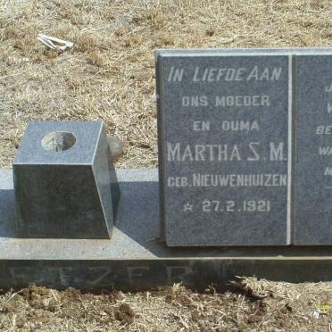 COETZER Martha S.M. nee NIEUWENHUIZEN 1921-