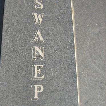 SWANEPOEL P.J.E. 1917-1998 &amp; M.S. 1915-2007