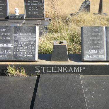 STEENKAMP Gerhardus Albertus 1907-1996 &amp; Anna C. COETZEE 1914-1982