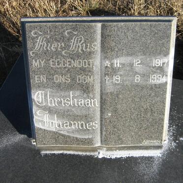 WYK Christiaan Johannes, van 1917-1994 &amp; Maria Elizabeth CONRADIE 1916-1998