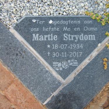 STRYDOM Martie 1934-2017
