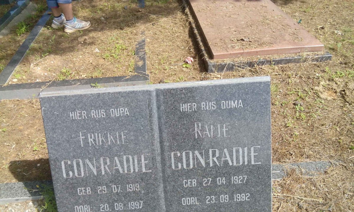 CONRADIE Frikkie 1919-1997 &amp; Ralie 1927-1992