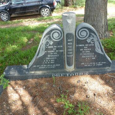 PRETORIUS Hermanus Johannes 1925-1983 &amp; Petronella Magdalena J. 1930-