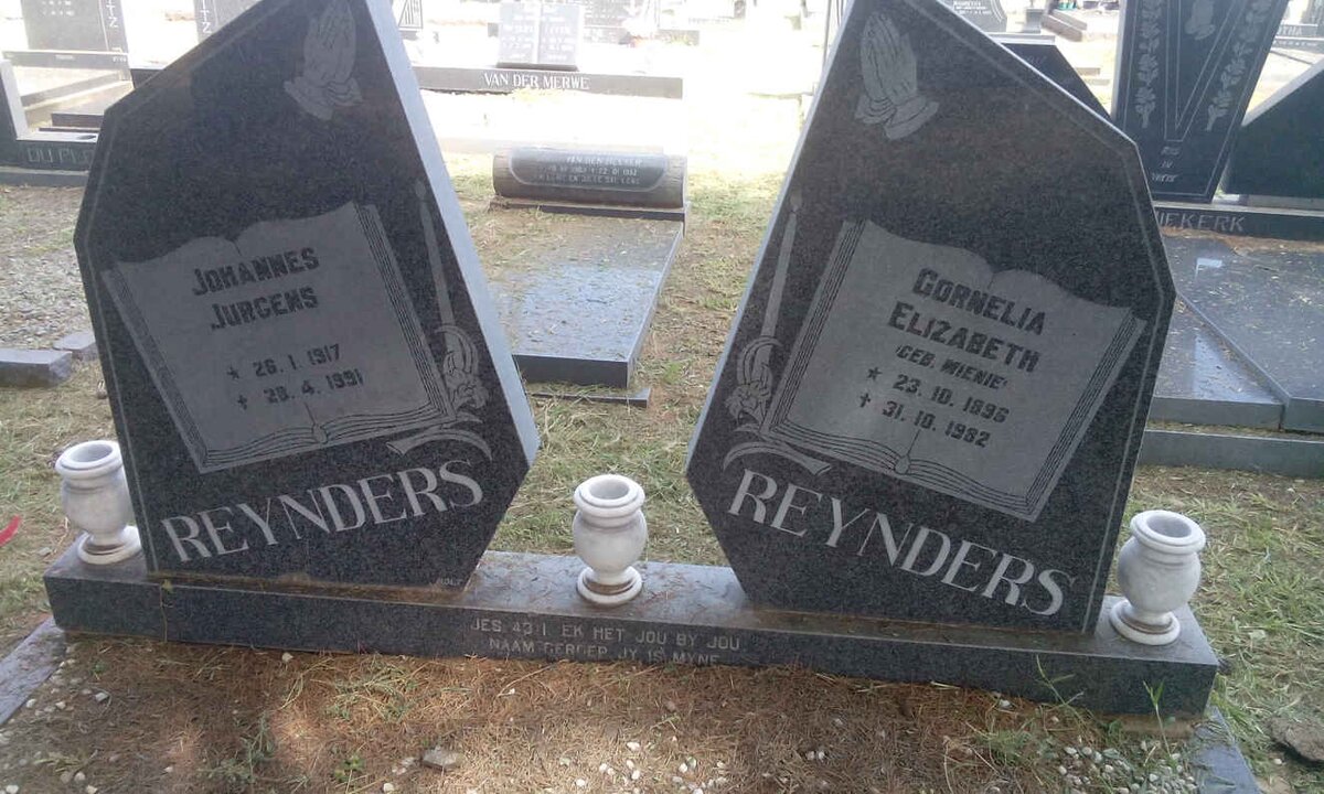 REYNDERS Johannes Jurgens 1917-1991 &amp; Cornelia Elizabeth MIENIE 1896-1982