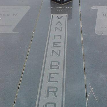 BERG Johannes W., van den 1922- &amp; Hendrika J. SNYMAN 1928-1984