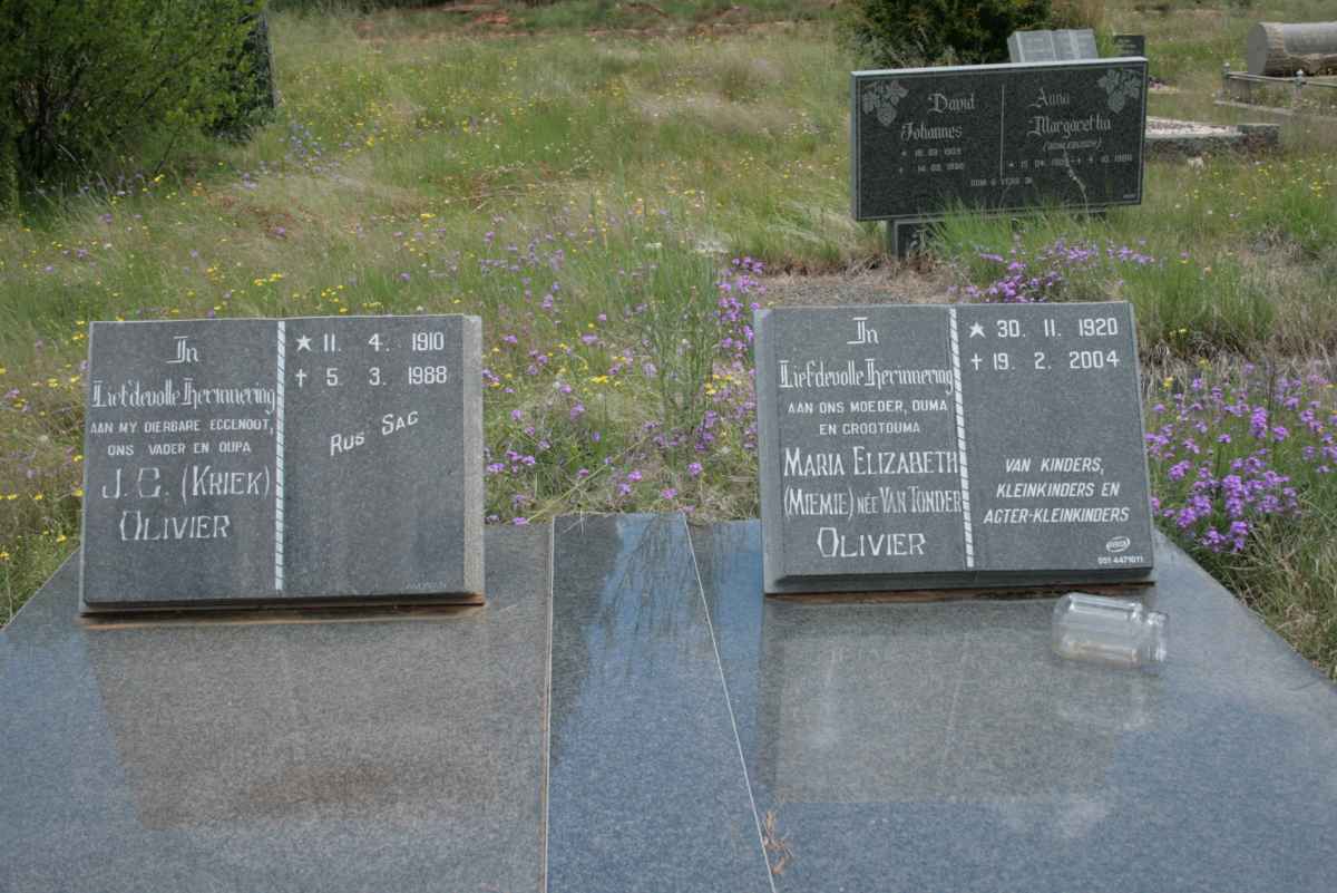 OLIVIER J.C. 1910-1988 & Maria Elizabeth van TONDER 1920-2004