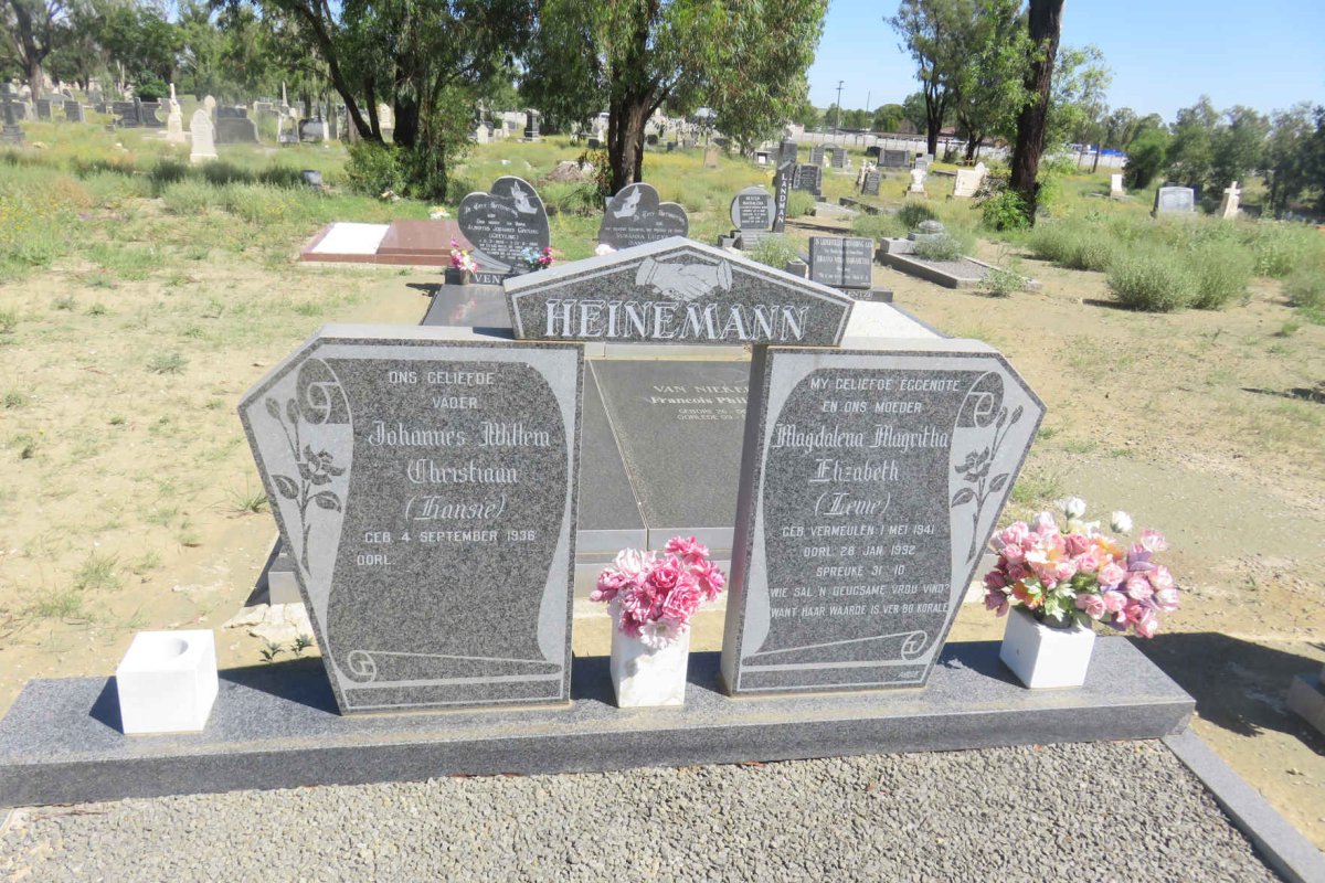 HEINEMANN Johannes Willem Christiaan 1936- & Magdalena Magritha Elizabeth VERMEULEN 1941-1992