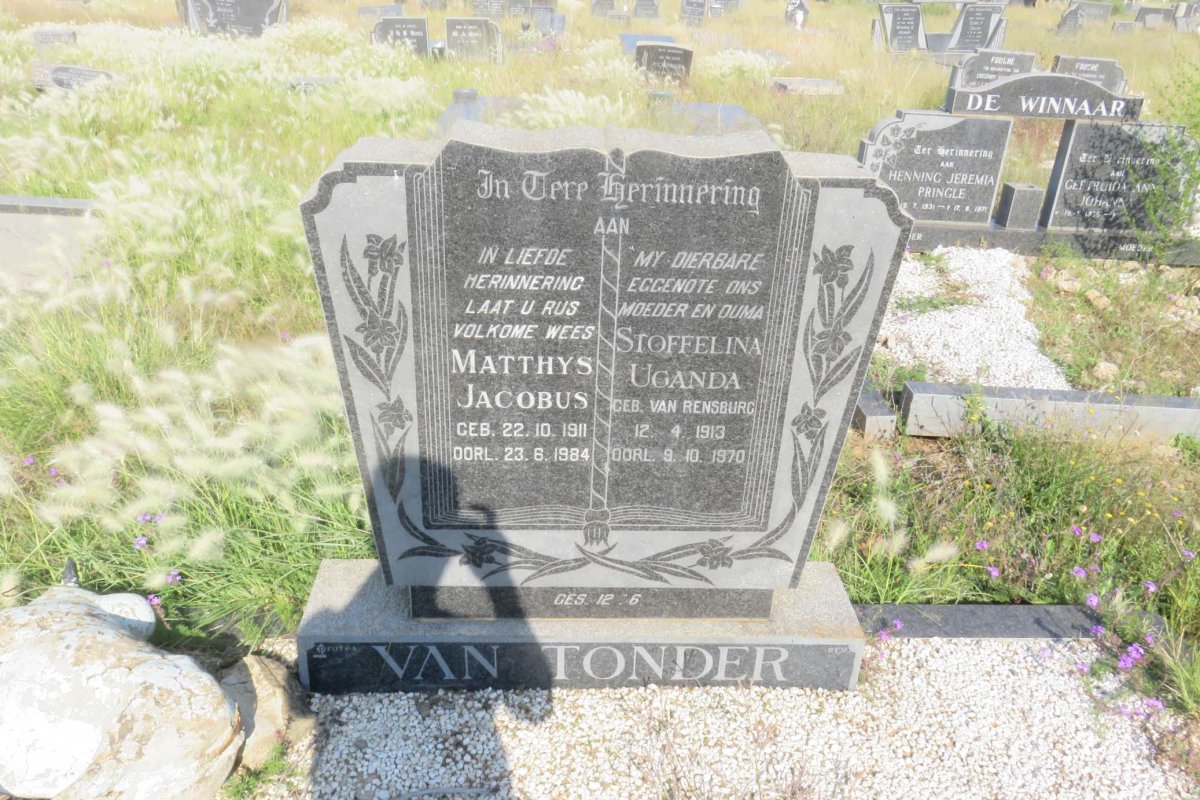 TONDER Matthys Jacobus, van 1911-1984 & Stoffelina Uganda VAN RENSBURG 1913-1970