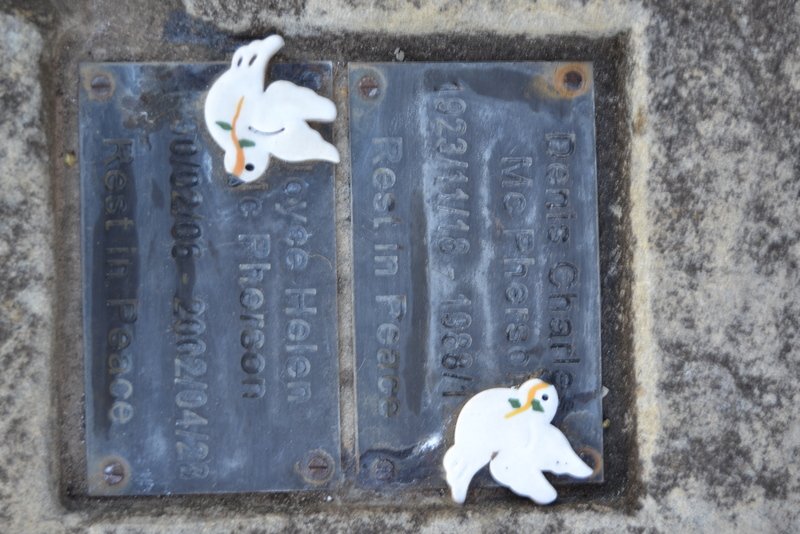 McPHERSON Denis Charles 1923-1988 & Joyce Helen 19?0-2002