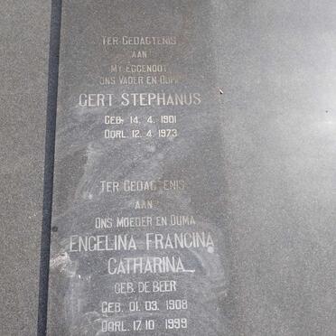 BURGERS Gert Stephanus 1901-1973 & Engelina Francina Catharina DE BEER 1908-1999_1