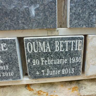 ? Bettie 1930-2013
