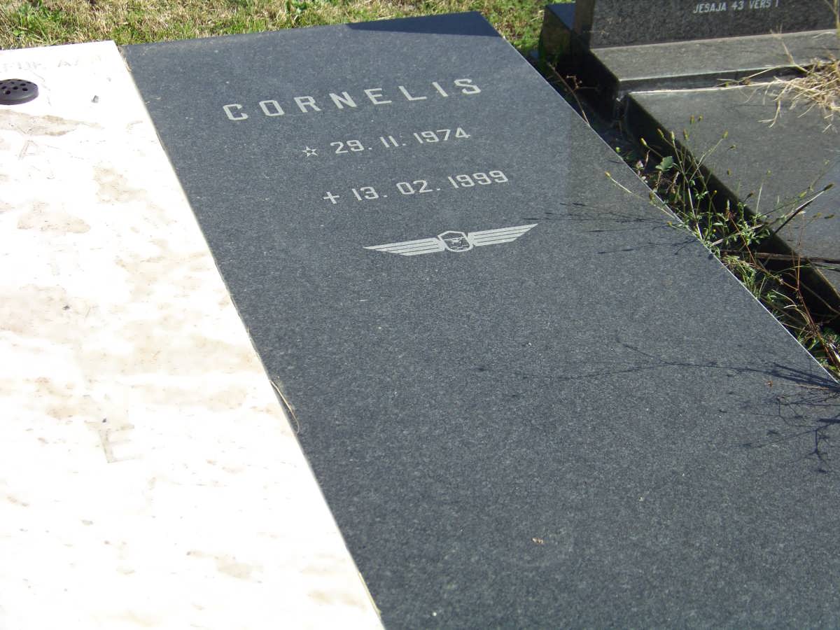 MERWE Gert, van der 1950-1999 & Katy 1939-1999 :: VAN DER MERWE Cornelis 1974-1999 _2