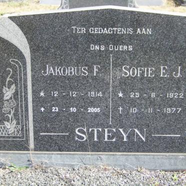 STEYN Jakobus F. 1914-2005 &amp; Sofie E.J. 1922-1977