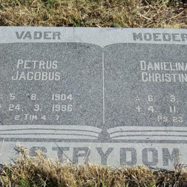 STRYDOM Petrus Jacobus 1904-1986 &amp; Danielina Christina 1915-1985