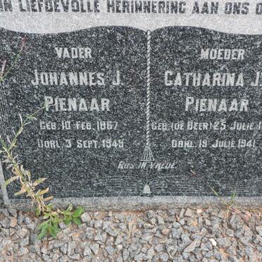 PIENAAR Johannes J. 1867-1949 &amp; Catharina J.C. DE BEER 1877-1941