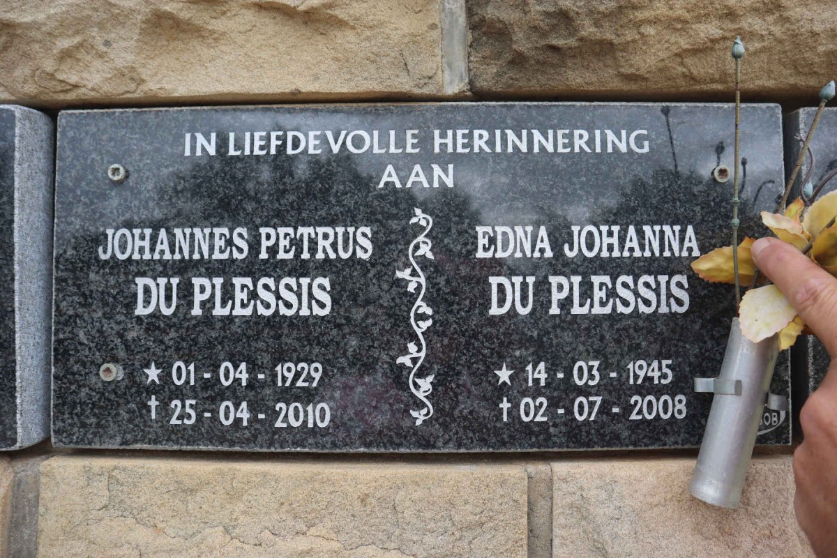 PLESSIS Johannes Petrus, du 1929-2010 & Edna Johanna 1945-2008