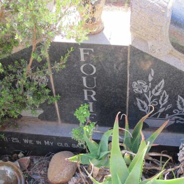 FOURIE Alit Eliza 1914-1966 &amp; Maria Elizabeth 1914-1986