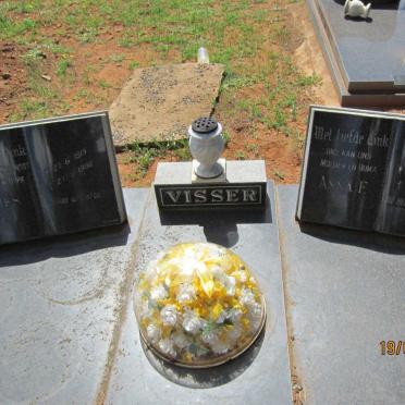 VISSER James 1915-1992 &amp; Anna E. 1915-2008