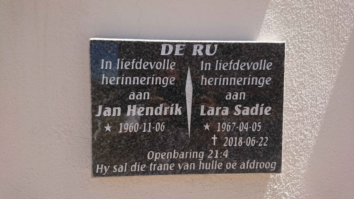RU Jan Hendrik, de 1960- & Lara Sadie 1967-2018