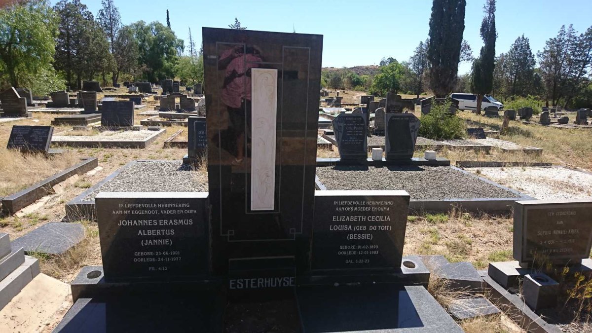 ESTERHUYSE Johannes Erasmus Albertus 1901-1977 & Elizabeth Cecilia Louisa DU TOIT 1899-1983