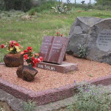 SOLMS Peter William John, von 1935-1994 &amp; Jean Merle BURCHELL 1938-