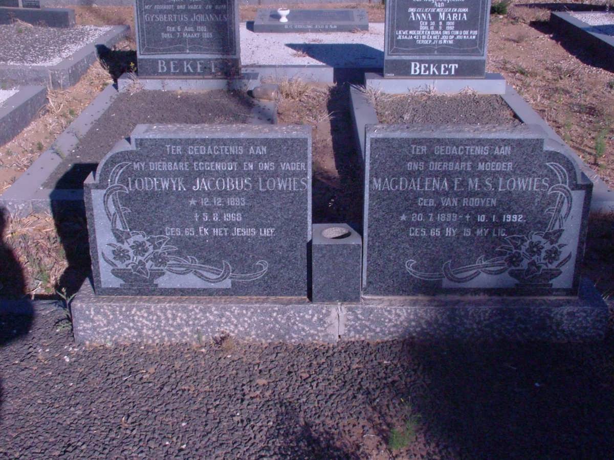 LOWIES Lodewyk Jacobus 1893-1968 & Magdalena E.M.S. VAN ROOYEN 1899-1992