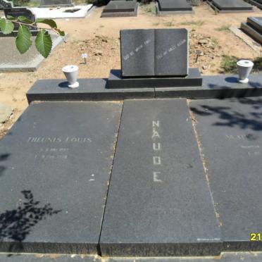 NAUDE Theunis Louis 1887-1970 &amp; Mary Jane  NEWTON 1892-1970