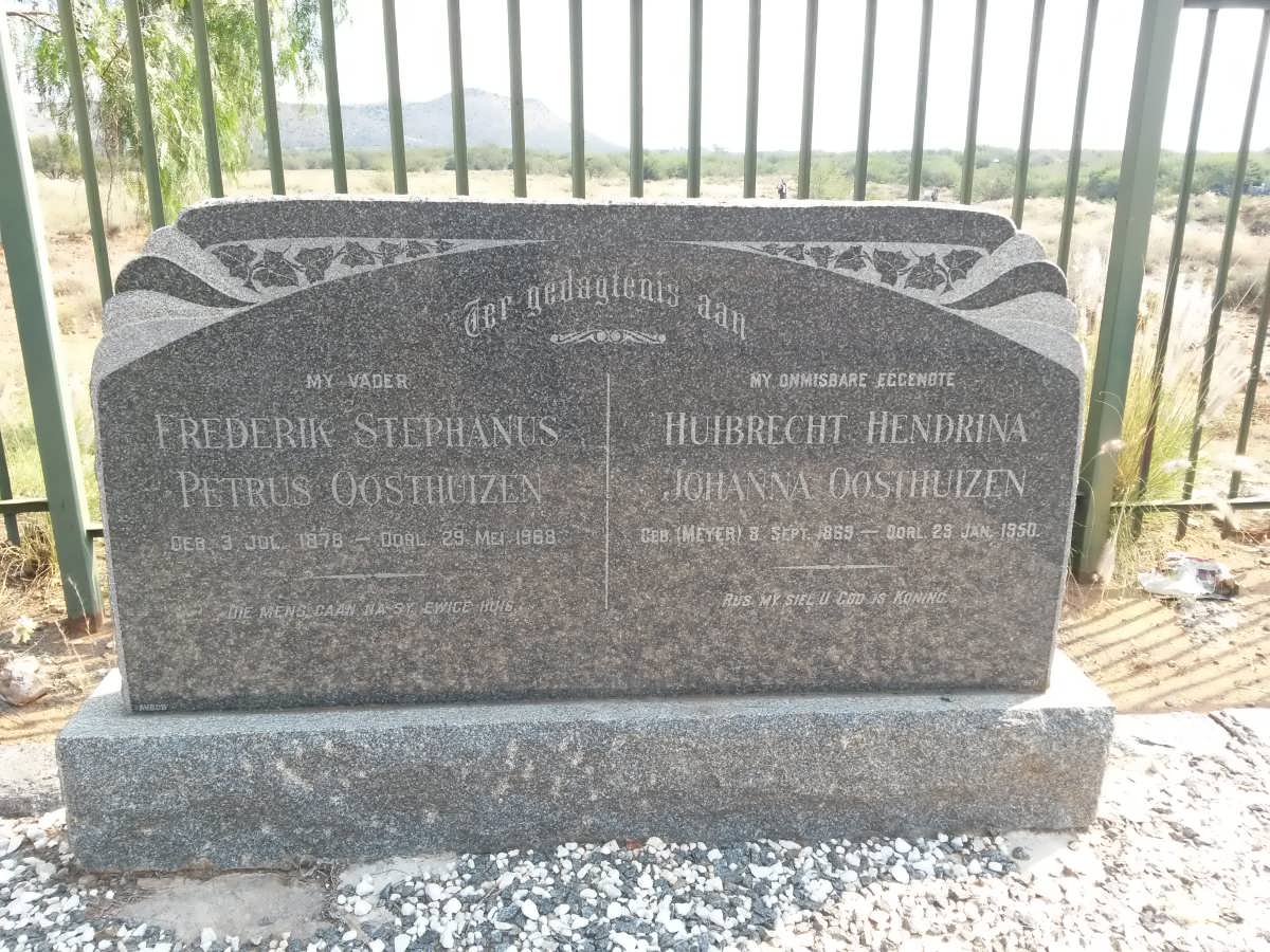 OOSTHUIZEN Frederik Stephanus Petrus 1878-1968 & Huibrecht Hendrina Johanna MEYER 1869-1950