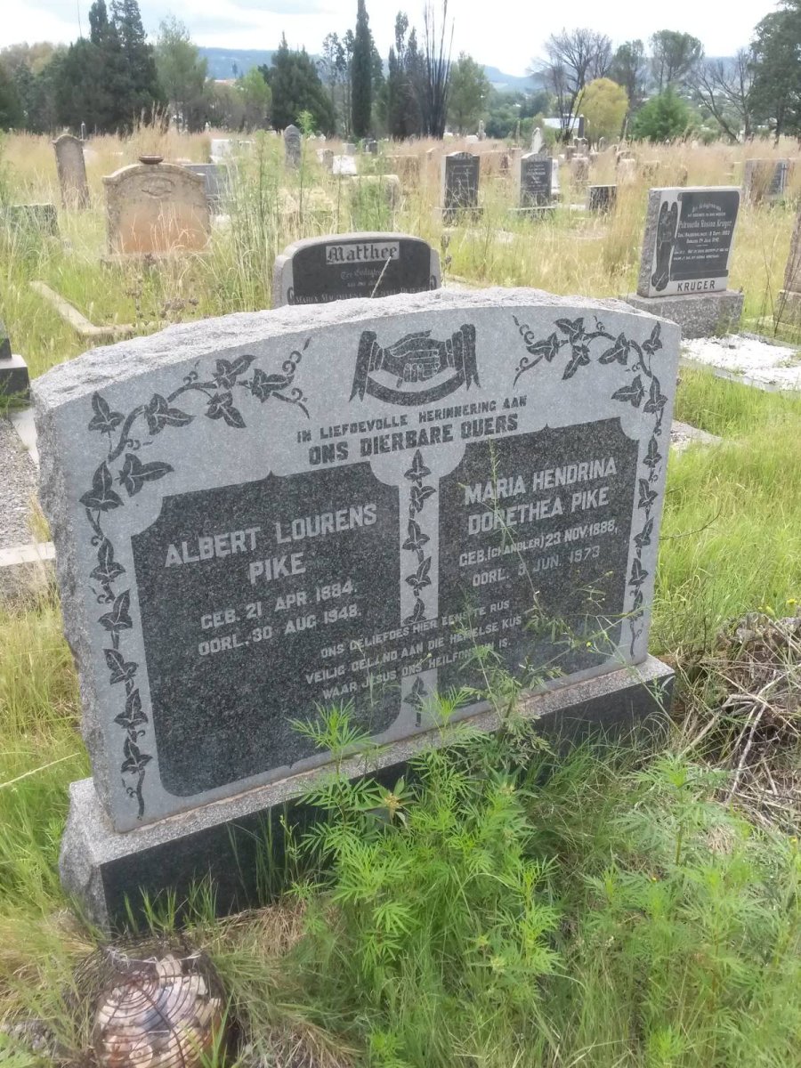 PIKE Lourens 1884-1948 & Maria Hendrina Dorethea 1885-1973