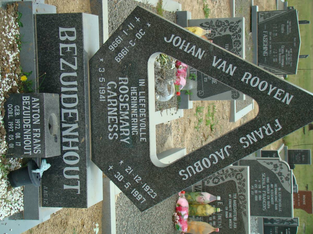 BEZUIDENHOUT Frans Jacobus 1923-1997 & Rosemary Garness 1941-