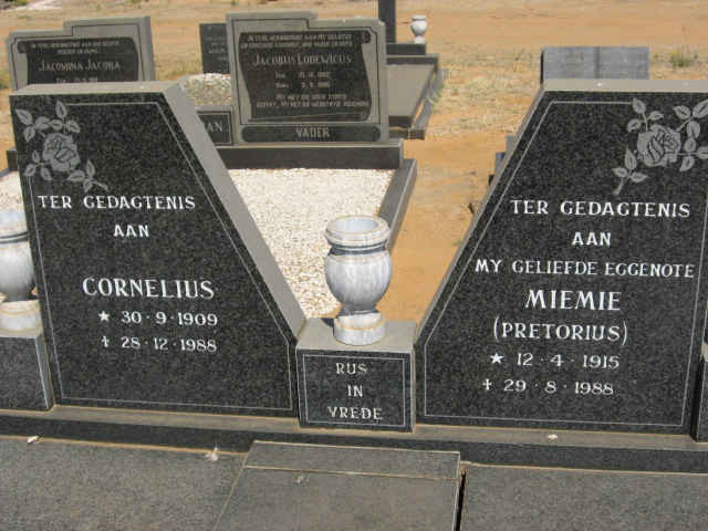BENEKE Cornelius 1909-1988 & Miemie PRETORIUS 1915-1988