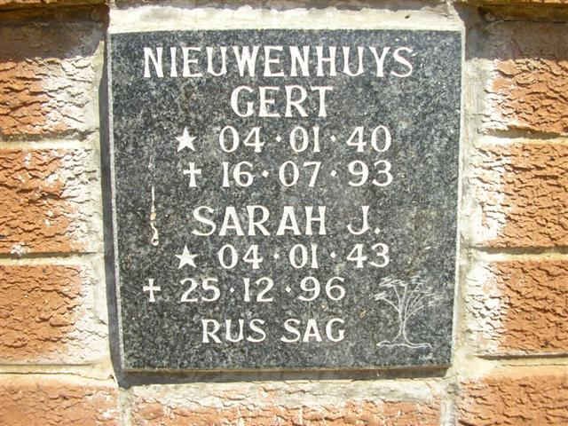 NIEUWENHUYS Gert 1940-1993 & Sarah J. 1943-1996