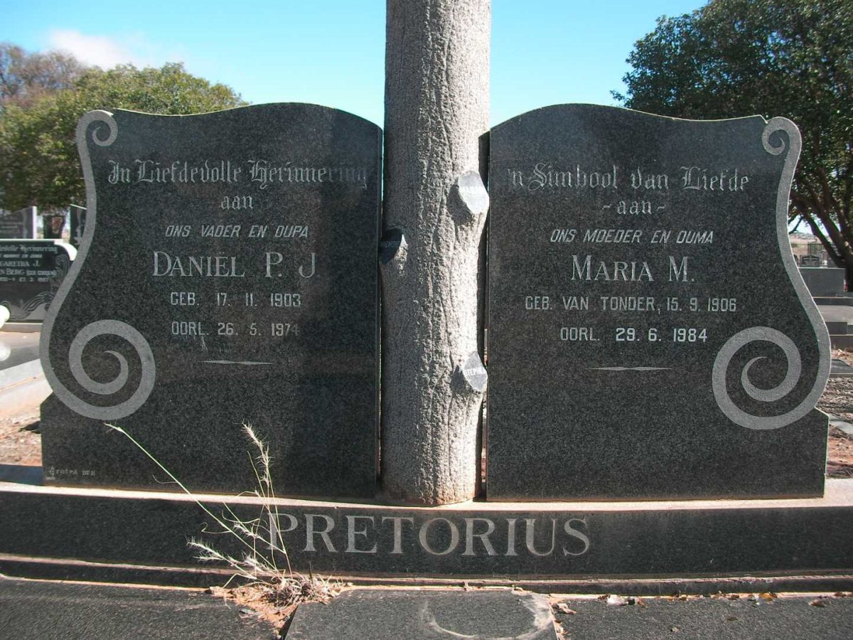 PRETORIUS Daniel P.J. 1903-1974 & Maria M. VAN TONDER 1906-1984