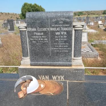 WYK Nikolas Francois, van 1882-1941 &amp; Adriana Elizabeth PIENAAR 1884-1978