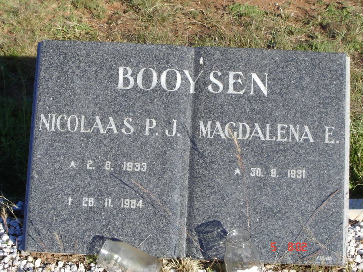 BOOYSEN Nicolaas P.J. 1933-1984 & Magdalena E. 1931-